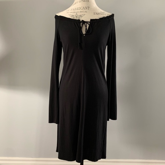 Club Monaco Dresses & Skirts - Club Monaco Long Sleeve Maxi Off Shoulder Dress S